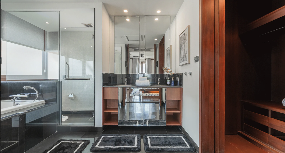 For rent 2 bedrooms condo in Mueang Phuket, Phuket