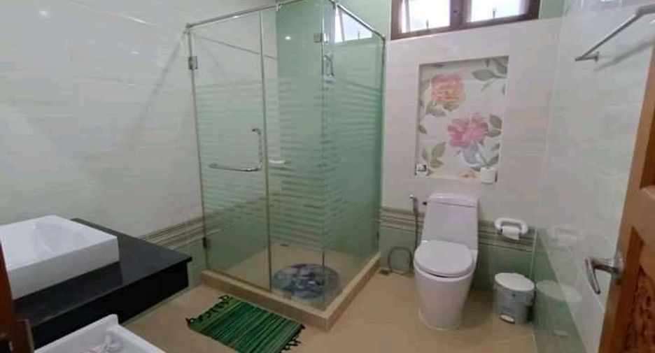 For sale 8 bedrooms villa in Bang Lamung, Chonburi