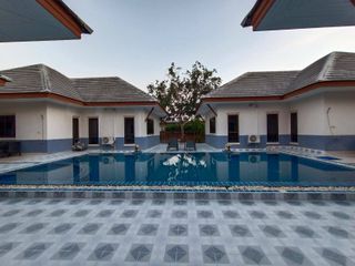 出售 8 卧室 别墅 在 Bang Lamung, Chon Buri