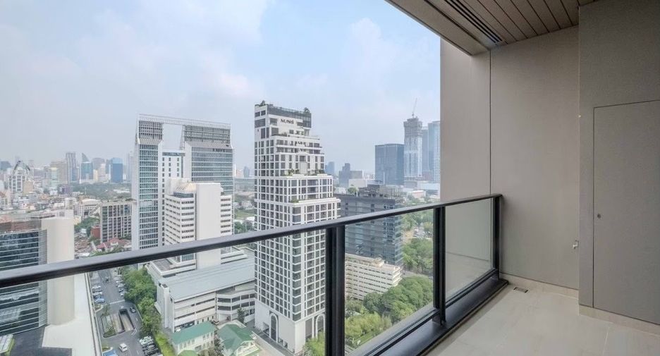 For rent 2 bedrooms condo in Pathum Wan, Bangkok
