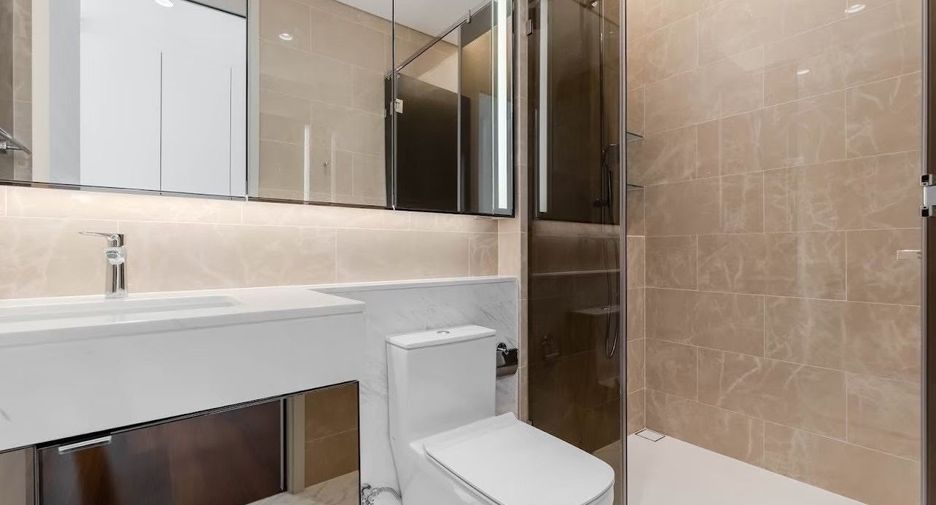 For rent 2 bedrooms condo in Pathum Wan, Bangkok