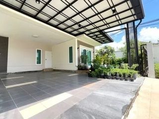 For sale 3 bedrooms house in Bang Khun Thian, Bangkok