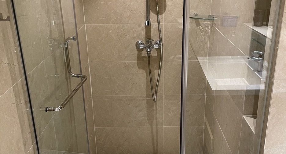For rent 1 bed condo in Yan Nawa, Bangkok
