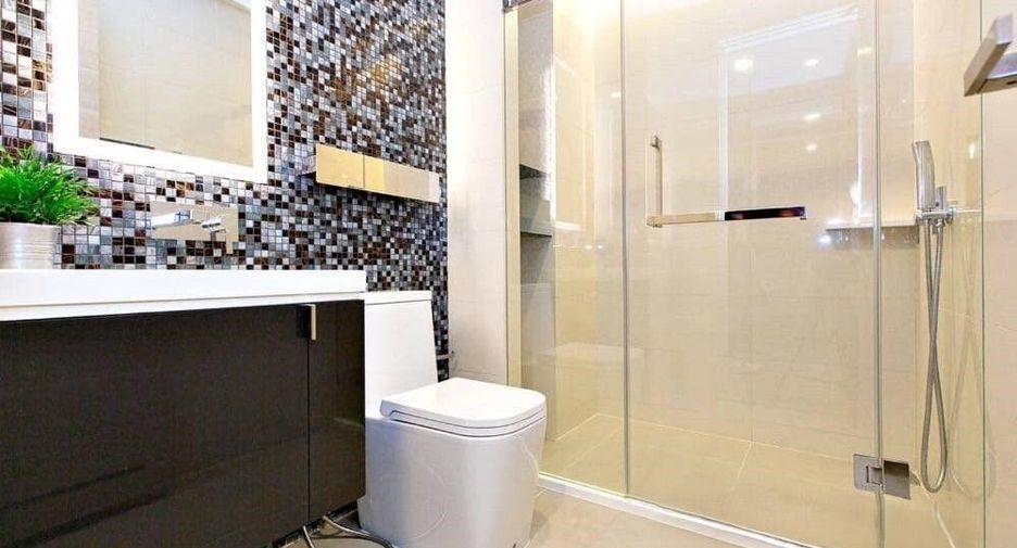 For rent 1 bed condo in Sathon, Bangkok