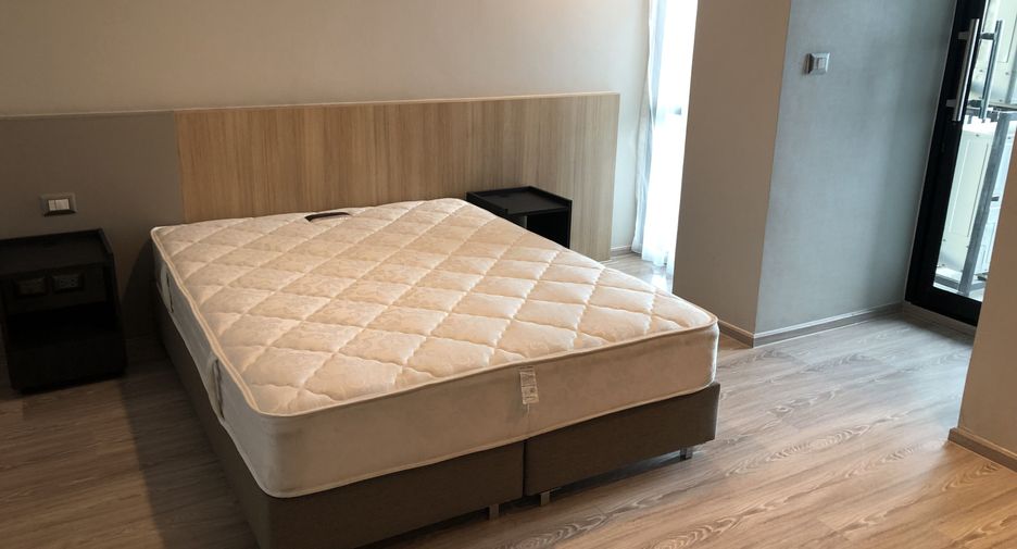 For rent 3 bedrooms apartment in Watthana, Bangkok