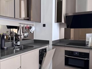 Продажа и аренда 2 спальни кондо в Щаттхана, Бангкок
