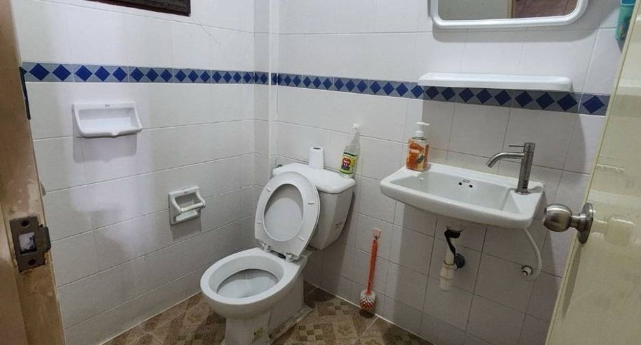 For sale 2 bedrooms townhouse in Min Buri, Bangkok