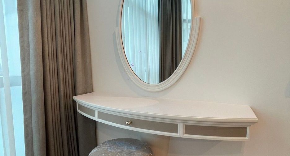 For rent 3 bedrooms apartment in Khlong Toei, Bangkok