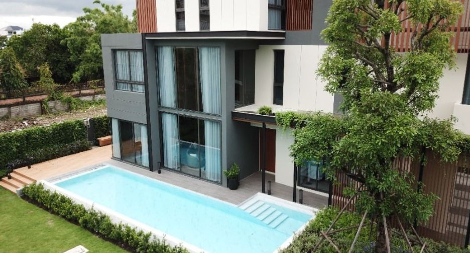 For sale 4 bedrooms house in Bang Na, Bangkok