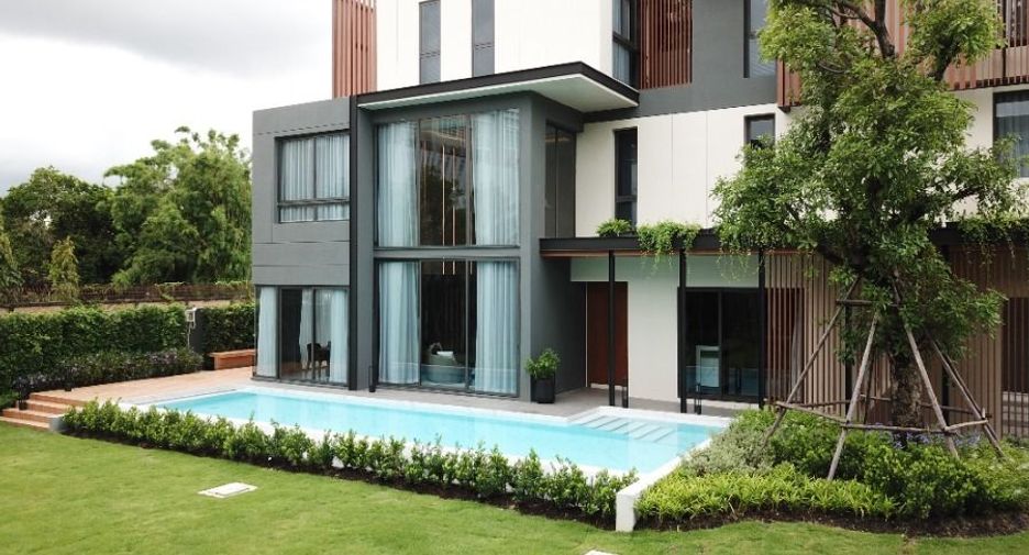 For sale 4 bedrooms house in Bang Na, Bangkok