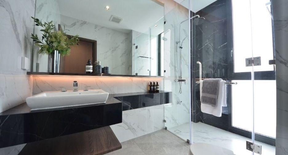 For sale 4 bedrooms house in Bang Na, Bangkok