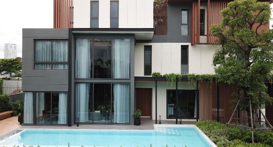 For sale 4 bedrooms house in Bang Na, Bangkok