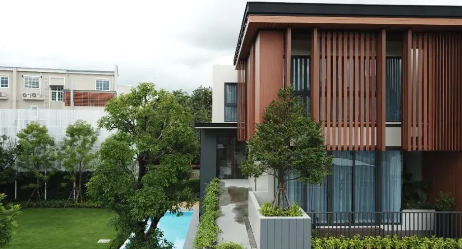 For sale 4 bedrooms house in Bang Na, Bangkok
