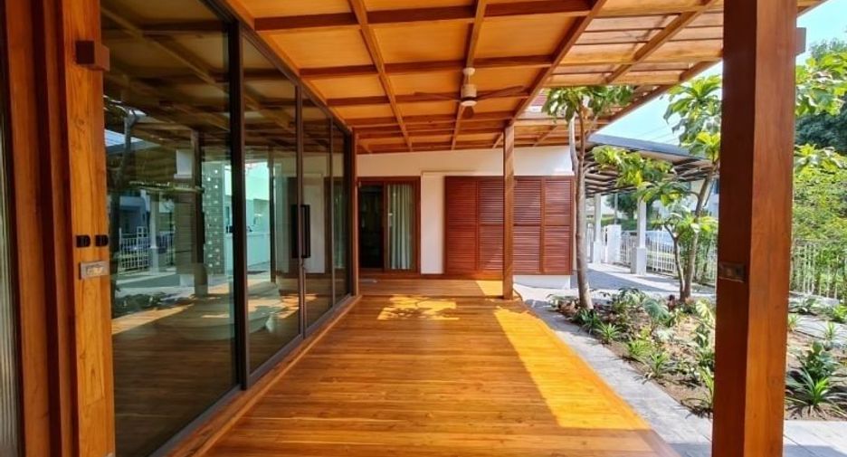 For sale 5 bedrooms house in Bang Phli, Samut Prakan