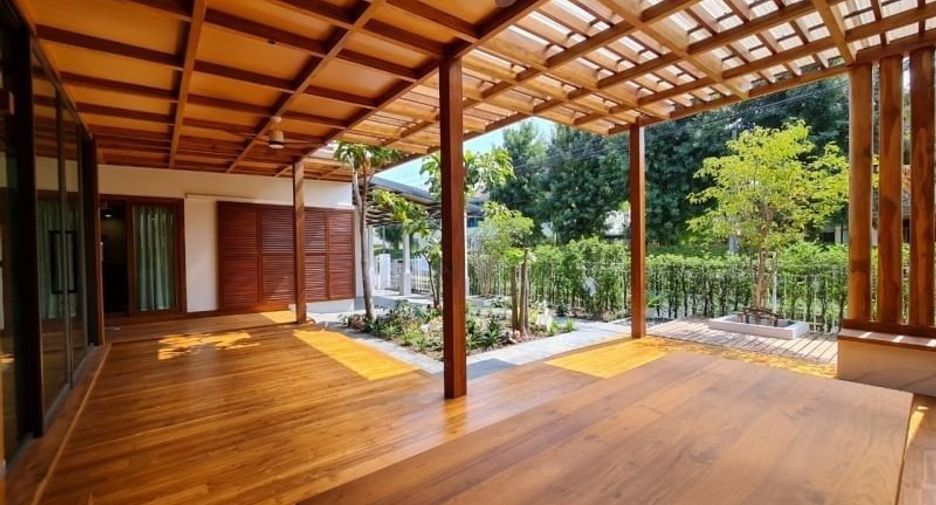 For sale 5 bedrooms house in Bang Phli, Samut Prakan