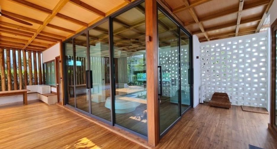 For sale 5 bedrooms house in Bang Phli, Samut Prakan