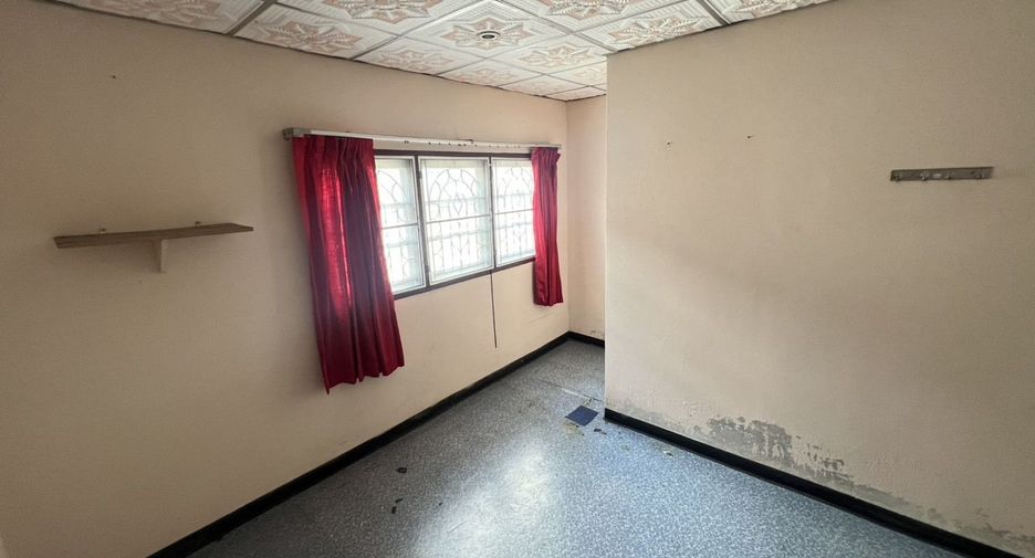 Casa adosada en venta de 2 habitaciones en Phra Pradaeng, Samut Prakan