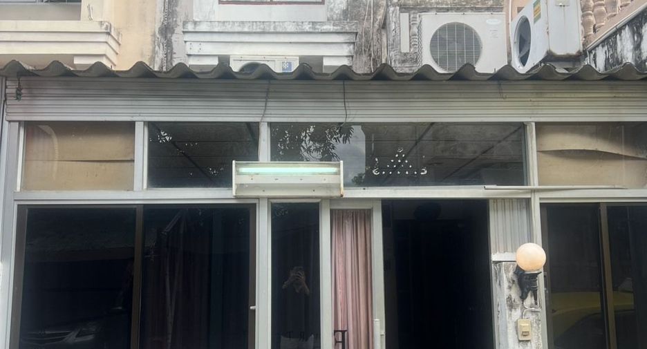 Casa adosada en venta de 2 habitaciones en Phra Pradaeng, Samut Prakan