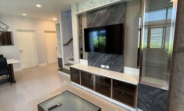 Haus zur Miete mit 4 Zimmer in Prawet, Bangkok