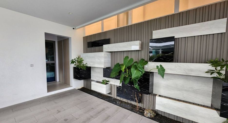 For sale and for rent 4 bedrooms villa in Mueang Phuket, Phuket
