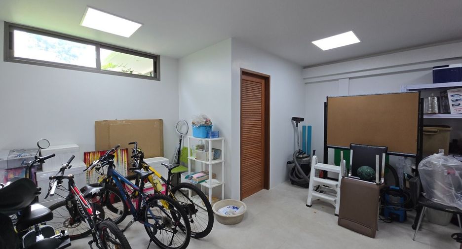 For sale and for rent 4 bedrooms villa in Mueang Phuket, Phuket