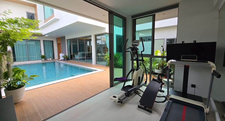 For sale and for rent 4 bedrooms villa in Mueang Phuket, Phuket