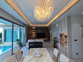 Villa zum Kauf und zur Miete mit 4 Zimmer in Mueang Phuket, Phuket