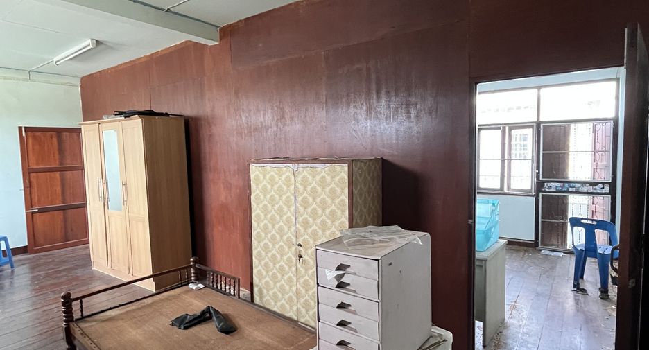 For sale 4 bedrooms townhouse in Bang Sue, Bangkok