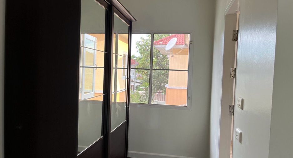 For rent 3 bedrooms house in Lat Krabang, Bangkok