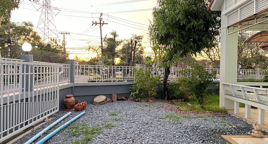 For rent 3 bedrooms house in Lat Krabang, Bangkok