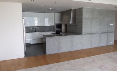 For rent 3 bedrooms condo in Sathon, Bangkok