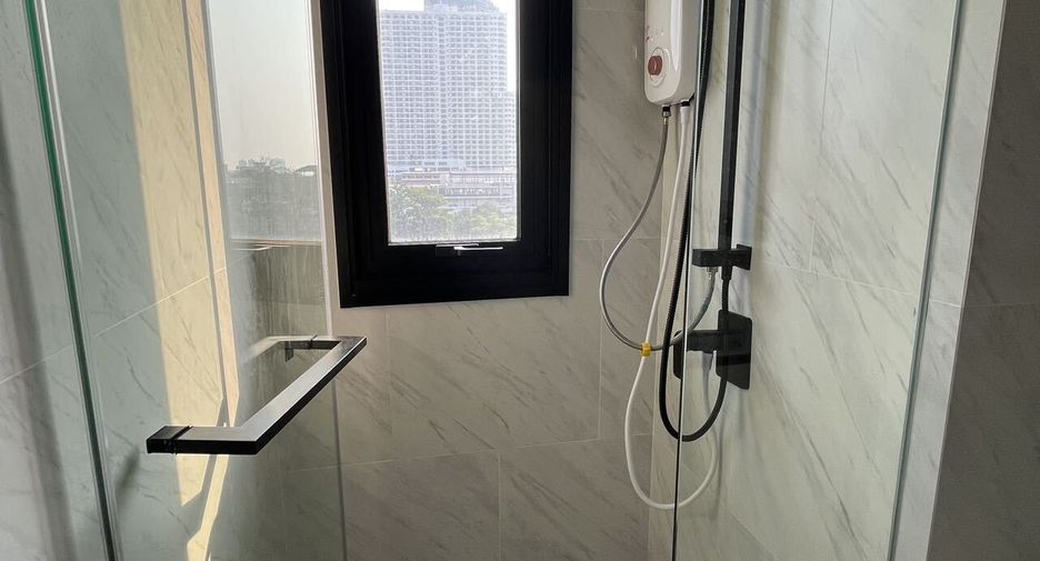 For rent 2 bedrooms condo in Khlong San, Bangkok