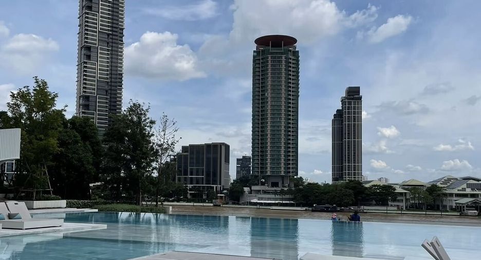 For rent 2 bedrooms condo in Khlong San, Bangkok