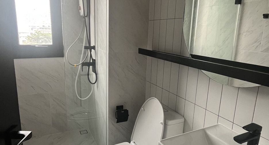 For rent 2 bedrooms condo in Khlong San, Bangkok