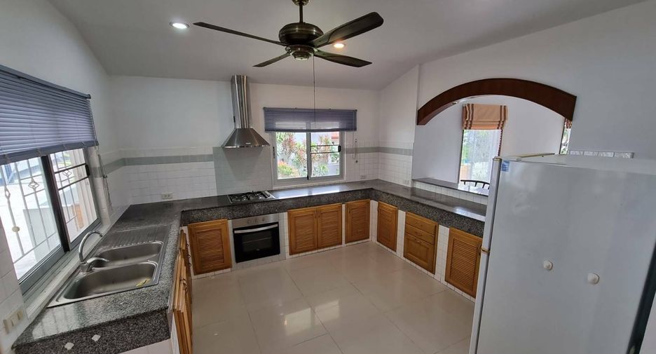 For sale 4 bedrooms villa in Mueang Phuket, Phuket