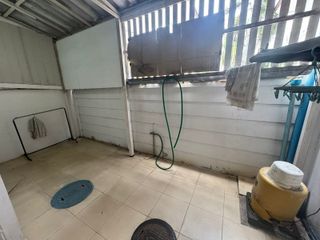 For sale 2 ベッドルーム townhouse in Saphan Sung, Bangkok