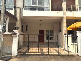 For sale 2 ベッドルーム townhouse in Saphan Sung, Bangkok