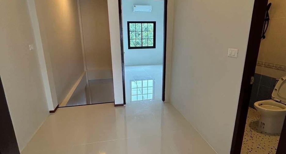 For sale 2 bedrooms townhouse in Mueang Phuket, Phuket