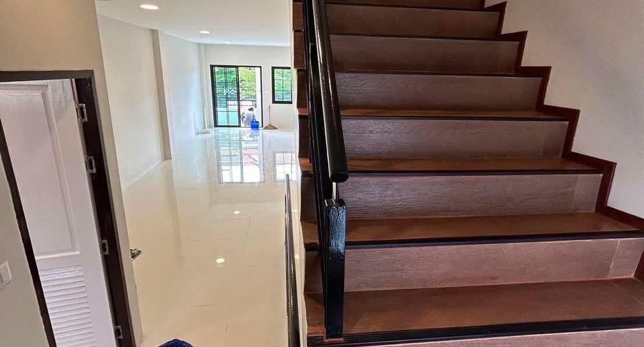 For sale 2 bedrooms townhouse in Mueang Phuket, Phuket