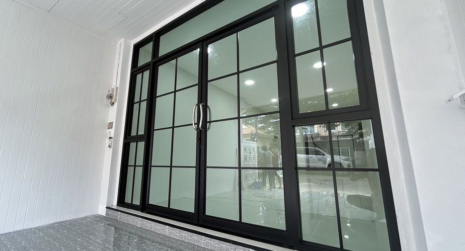 For sale 2 bedrooms townhouse in Mueang Phuket, Phuket