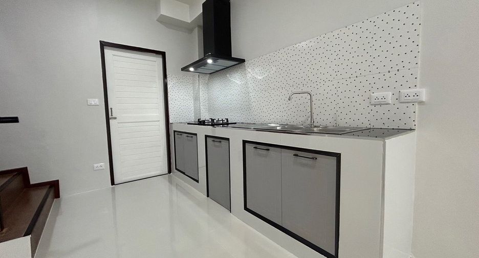 For sale 2 bedrooms townhouse in Mueang Phuket, Phuket