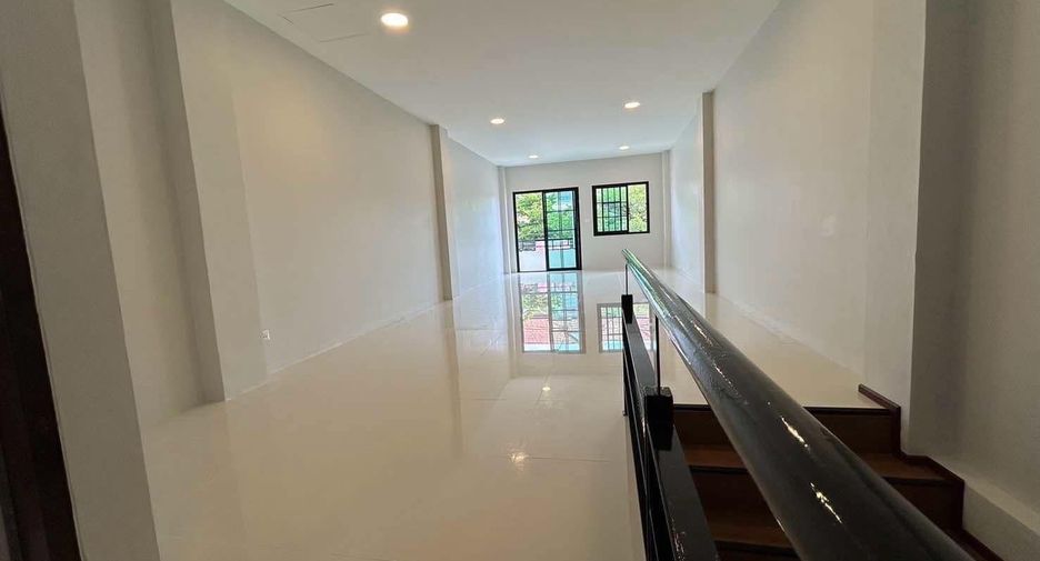 For sale 2 bedrooms townhouse in Mueang Phuket, Phuket
