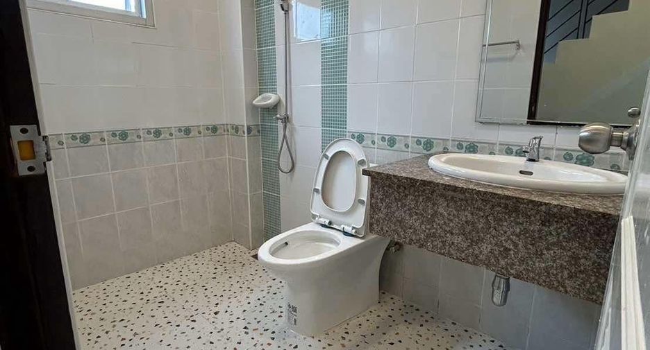 For sale 2 bedrooms townhouse in Mueang Phuket, Phuket