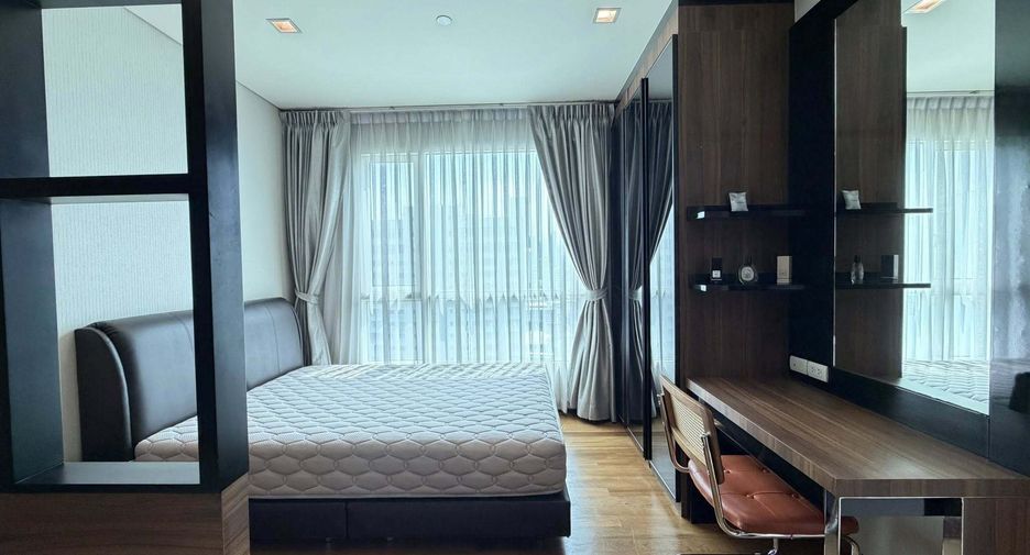 Condo en venta y en alquiler de estudio en Watthana, Bangkok