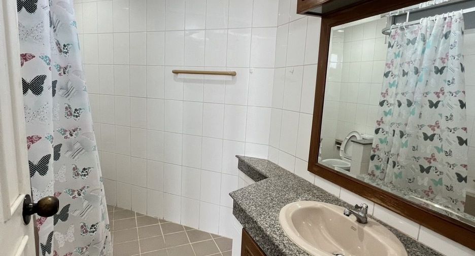For rent 2 bedrooms condo in Bang Na, Bangkok