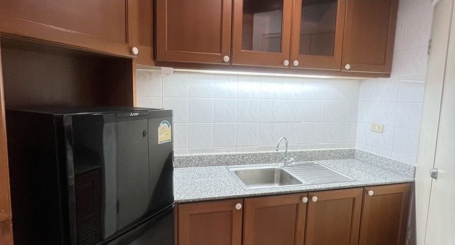 For rent 2 bedrooms condo in Bang Na, Bangkok
