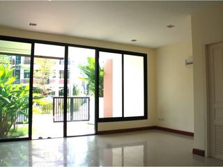 For sale and for rent 3 bedrooms townhouse in Mueang Phuket, Phuket