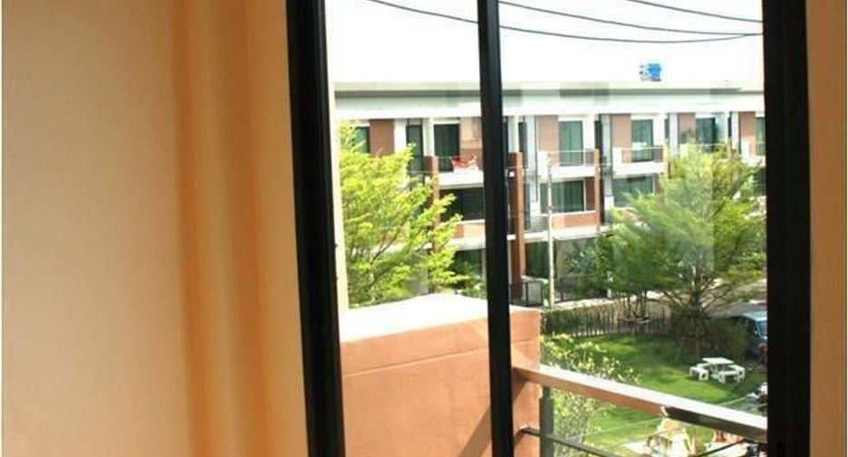 À vendre et à louer 3 chambres maison de ville à Mueang Phuket, Phuket