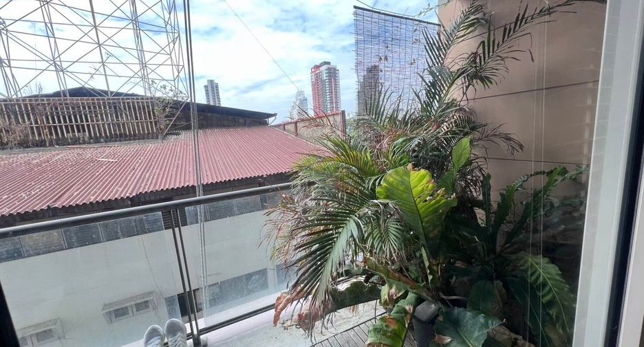For sale 2 bedrooms condo in Yan Nawa, Bangkok