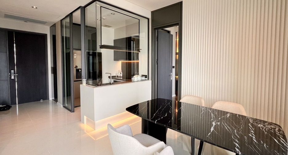 For rent 2 bedrooms condo in Watthana, Bangkok